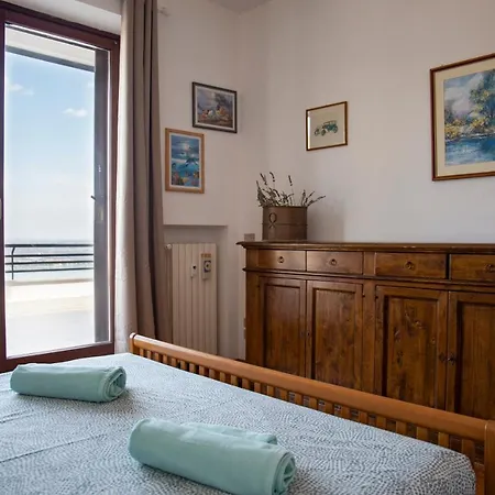 Panorama 2 - Apt. With Terrace And Amazing View * Massino Visconti