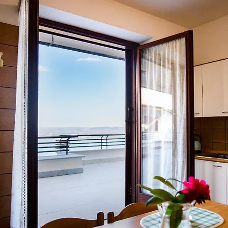 Apartmán Panorama 2 - Apt. With Terrace And Amazing View Massino Visconti